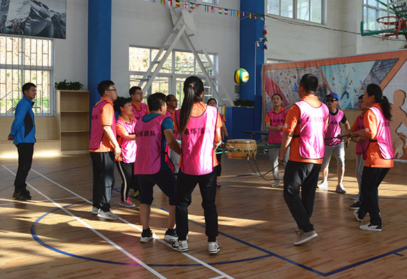 03_584x400.JPG